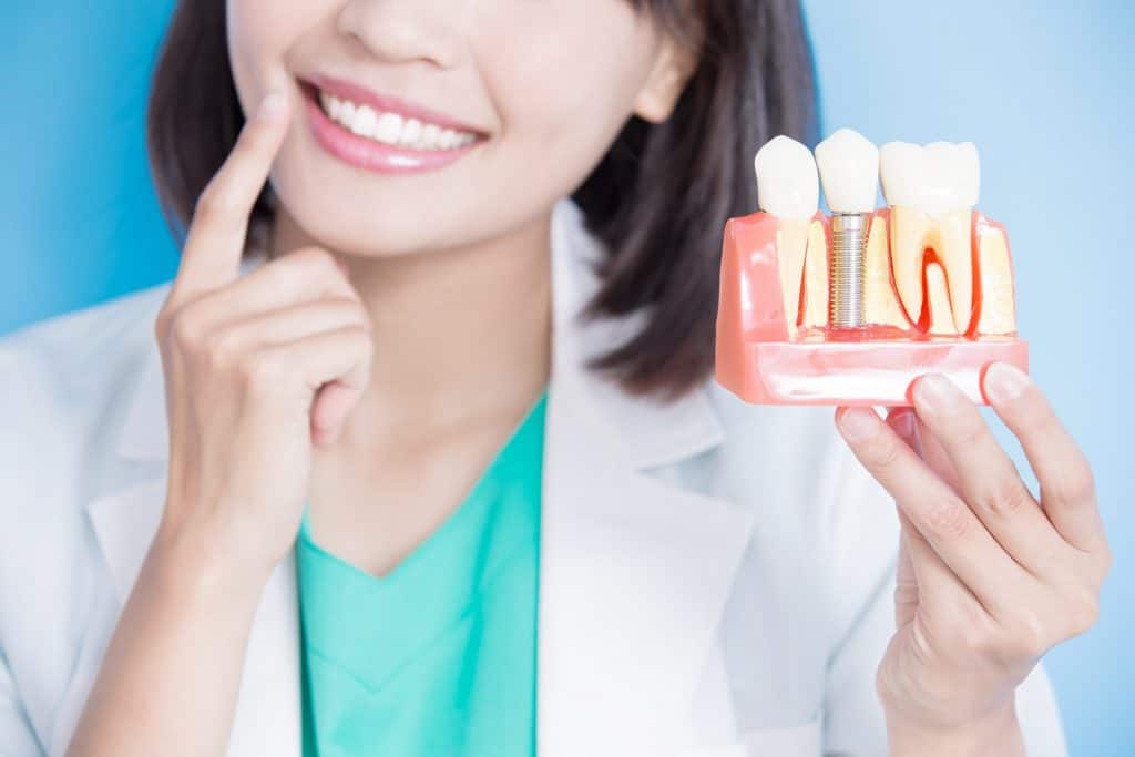 dental implant surgeon in Singapore
